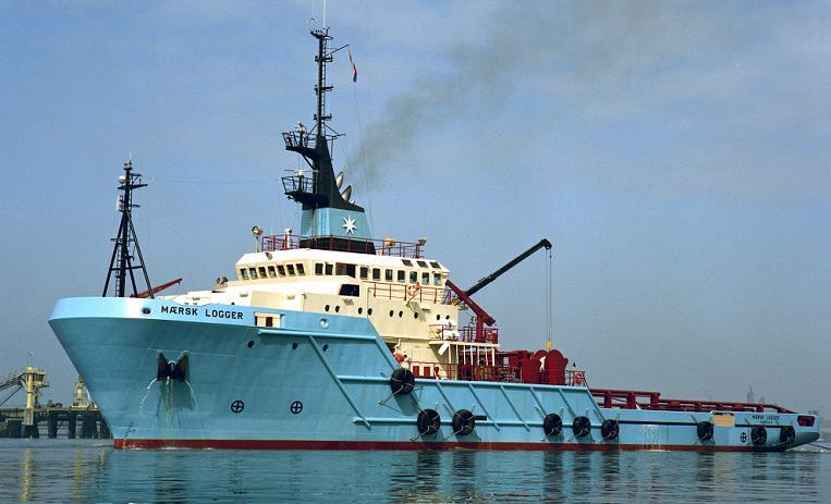de bemanningsleden destijds te redden, rukte Dirk Stein met een roeiboot vanaf Den Helder uit.