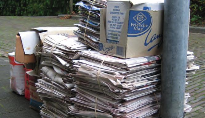 00 uur staat er een grote papiercontainer op de parkeerplaats bij de Regenboogschool. Hier kunt u uw (oud) papier brengen.