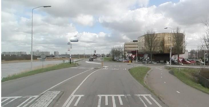 Situatie 1 Situatie 2 Het verkeer dat zich bevindt op de Nieuwe Wolpherensedijk en komt vanuit de