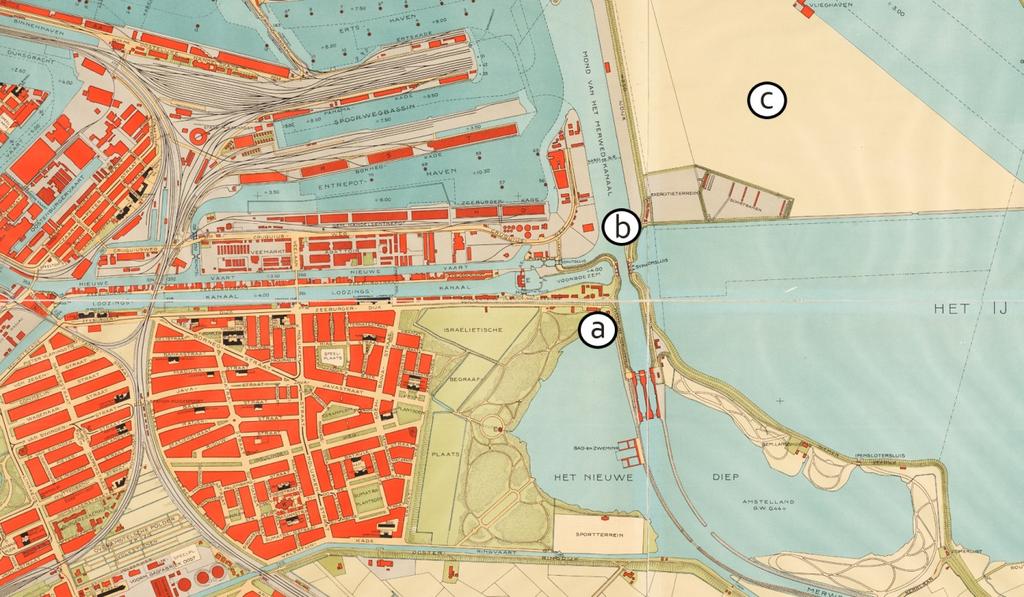 8 De Zeeburgerdijk met de locatie van herberg Zeeburg (a) en de vindplaats (b) op de kaart van de Dienst der Publieke Werken uit 1929.
