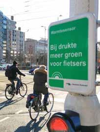 België kent de regel dat groepen van minimaal 15 wielrenners de keus hebben tussen fietspad of rijbaan. Verkeerslichten vormen vaak een bottleneck in een fietsnetwerk.