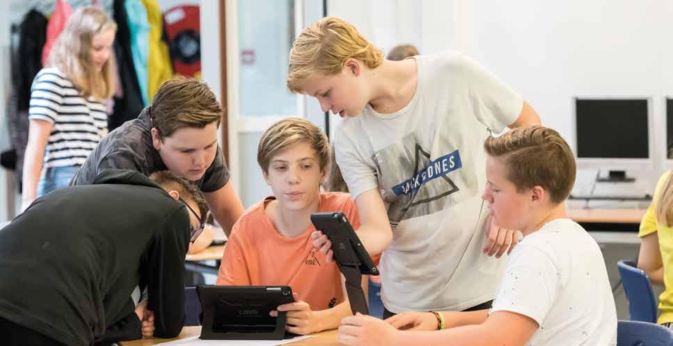 Lrbokn n ipad ipad D lrlingn krijgn bijna all schoolbokn gratis. Grovnbk maakt ook gbruik van digital lrmiddln.