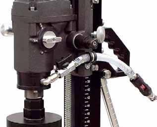 Werkzeugaufnahme ½ ½ Innengewinde binnendraad - 1¼ 1¼ buitendraad Außengewinde Afmetingen Abmessungen (L x (L B x x B H) x H) 00 x 20 x 770 mm Gewicht (zonder (ohne Ständer) statief)