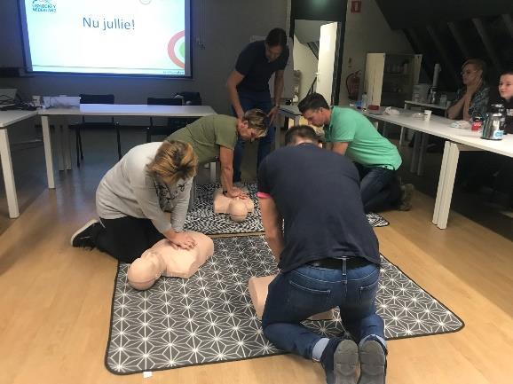 habraken@ncbhv.nl. De kosten hiervan vallen heel erg mee! WEER RUIMTE OP IJSHOCKEYSCHOOL De IJshockeyschool draaide vorig seizoen op volle toeren.