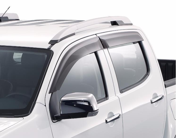 RBR001945.450IS DOOR VISOR (vooraan en achteraan) Deze Door Visors zijn speciaal op maat van de Isuzu D-max ontwikkeld voor een perfect geïntegreerde pasvorm.