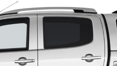 TINTED WINDOWS (2 of 3 ruiten, voor wagens met of zonder hardtop) Achterste ruiten voor 95% getint. Indien de wagen uitgerust wordt met een hardtop heeft u 2 getinte ruiten (2PC) nodig.