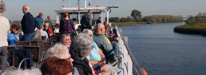 Veertig jaar jubileum een groot succes Leden Kruisvereniging Zevenbergen-Langeweg massaal de boot in Leden van de Kruisvereniging Zevenbergen-Langeweg genoten in de eerste week van oktober massaal