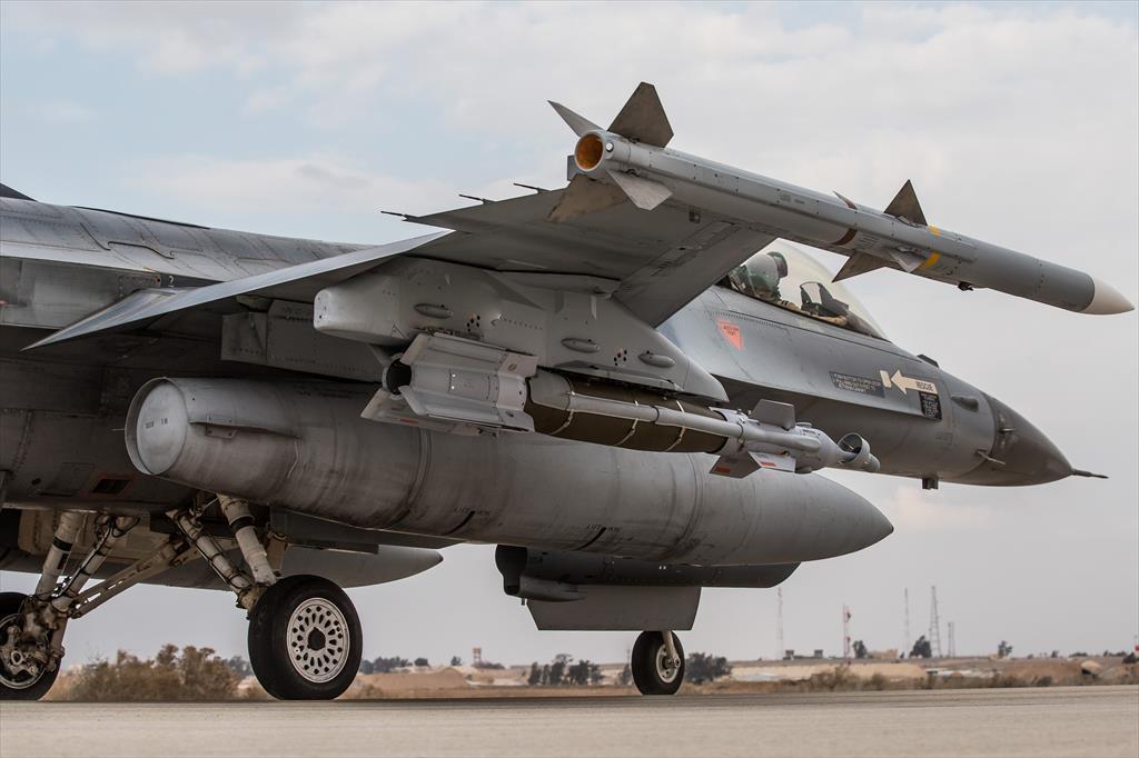 4 Samenvatting intranet Weekoverzicht Defensieoperaties 19 september 2018 12:00 In de strijd tegen terreurorganisatie ISIS ondersteunden Nederlandse F-16 s grondtroepen tijdens 9 missies boven de