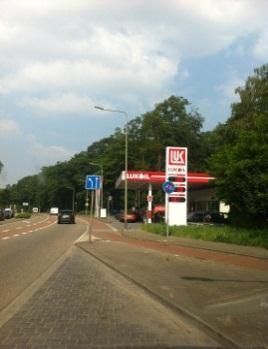 Foto 3 Lukoil Foto 4 Lukoil (hier nog Total) Pr. Hendriklaan (Bron: Google Maps) 3.