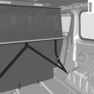 SCHEIDINGSNET (2/2) 1 2 A 3 4 8 5 Aanbrengen van het scheidingsnet A achter de achterstoelen Aan beide kanten in de auto: