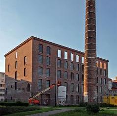 Heden nieuwbouw en sociale appartementen. Zicht gezien vanaf Bachtenwalle, met zicht op de Lievegang, nu Kolveniersgang.