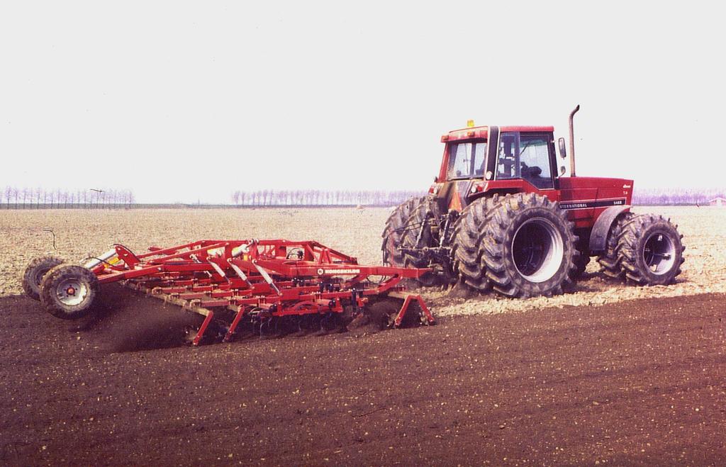 - bandspanning in het voorjaar: 0,4 bar; - bandspanning in de rest van het jaar: 0,8 bar; - kies brede banden of veel banden; - combineer werkzaamheden tot één werkgang.