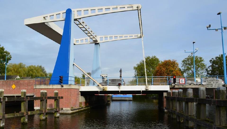 Voorbeeld project 3/3 Geluidreductie bestaande Vreelandbrug N201 Vreeland Aanpak laaghangend fruit : Vermindering geluid zonder ingrijpende maatregelen Lokale verstijvingen ivm 70 Hz probleem