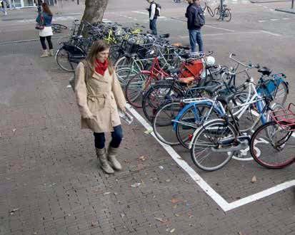 Referentie fietsparkeervak Referentie fietsenrek Bij de Wittevrouwenstraat zijn al enkele grote (gebouwde) fietsenstallingen: onder het binnenplein van de Universiteitsbibliotheek en aan de