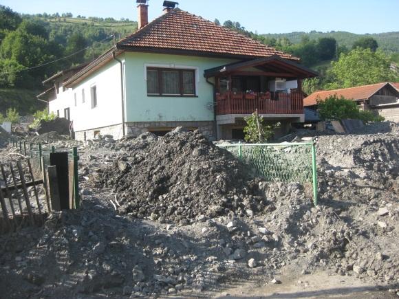 Zondagochtend vertrekken we na het ontbijt en rijden via Banja Luka en Zagreb richting