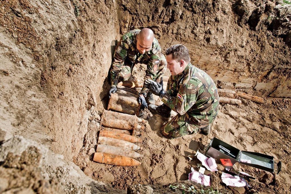 Nederlandse militairen adviseren en trainen het Somalische leger. Aan de trainingsmissie EUTM in het Oost-Afrikaanse land nemen nog 10 Europese landen deel.