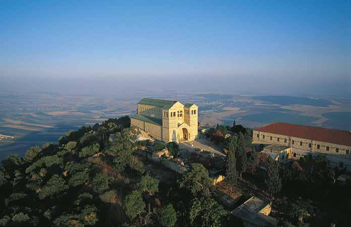 ISRAËL RONDREIZEN/FLY-DRIVES rijdt u naar de Zionsberg en bezoekt het graf van Koning David, de Zaal van het Laatste Avondmaal en de Dormitio Abdij.