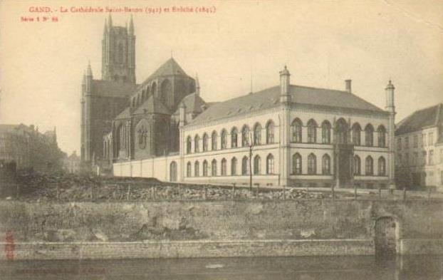 Het bisschoppelijk paleis aan de Bisdomkaai De Nieuwbrug gezien