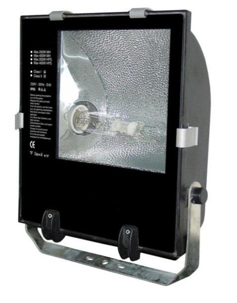 Beschermingsklasse: Beschermingsgraad: II (dubbel geïsoleerd) IP65 Technische gegevens HQI-T 150 Watt Optiek symmetrisch Inclusief lamp Lamphouder RX7s Lichtopbrengst ca. 11.