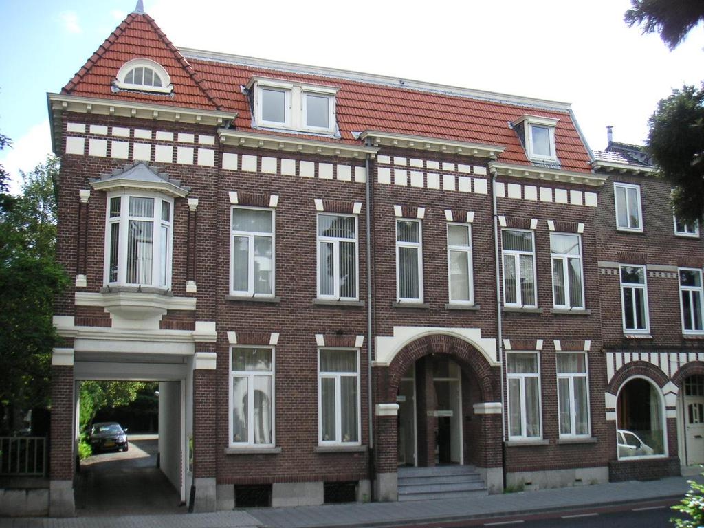 Boek & Offermans is aangesloten bij de Nederlandse Vereniging van Makelaars in onroerende zaken (NVM).