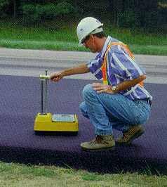 De methode wordt in de wegenbouw veelvuldig gebruikt om asfalt, funderingen en ondergrond te beoordelen.