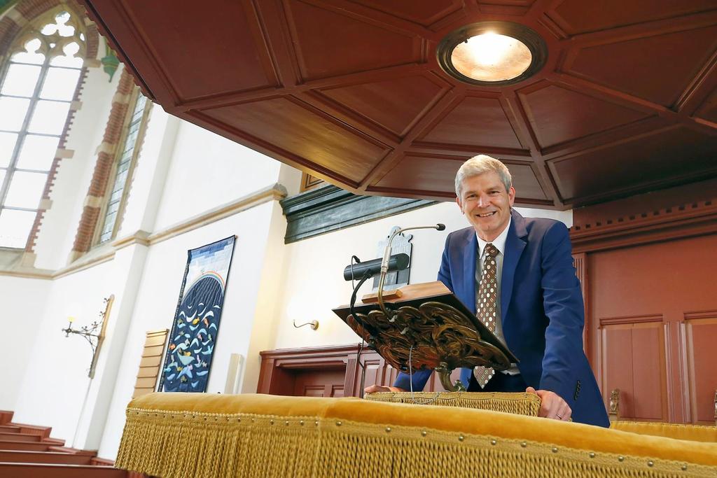 Liturgie voor zondag 30 september 2018 van de intrede en bevestiging van Arie Jan van der Bom in het ambt van predikant van de Protestantse Gemeente Schagen Foto: met toestemming van Marc Moussaul;