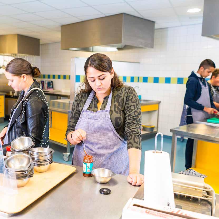 De leerroute Wanneer een nieuwe leerling op de Lasenberg wordt geplaatst, wordt aan de hand van het niveau en de mogelijkheden van de leerling, het uitstroomperspectief met een bijbehorende leerroute