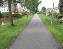 Provinciale wegen of Rijkswegen. Om het verkeer vlot te laten doorstromen, worden deze wegen voorzien van asfaltverhardingen.