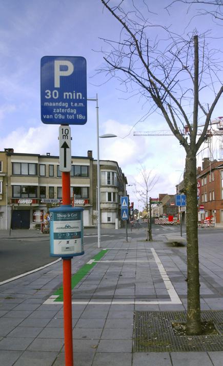 PAKO lauwe zones blauwe zones In de blauwe zone kan je 2 uren parkeren, tenzij een onderbord een langere of kortere parkeerduur aangeeft.