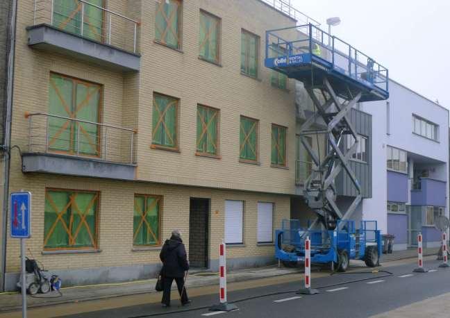 De verstedelijking van onze hoofdstraat Als gevolg van bevolkingsgroei, maar ook door veranderingen in het levenspatroon van de bevolking, is onze hoofdstraat al bijna helemaal verstedelijkt.