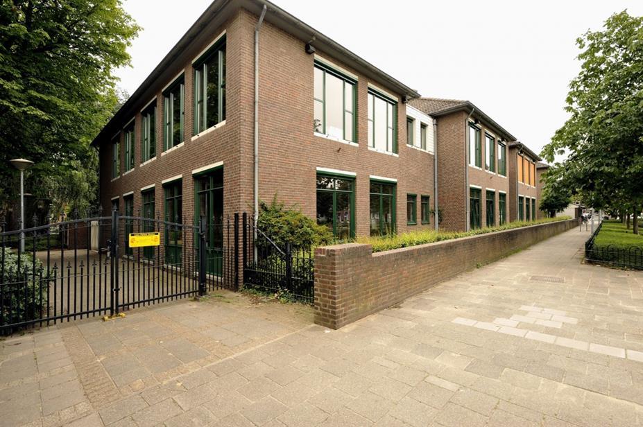 Binnen het genoemde spreidingsplan wordt invulling gegeven aan de opdracht (doelstelling) om te komen tot een evenwichtige verdeling van scholen respectievelijk schoolgebouwen per wijk binnen de