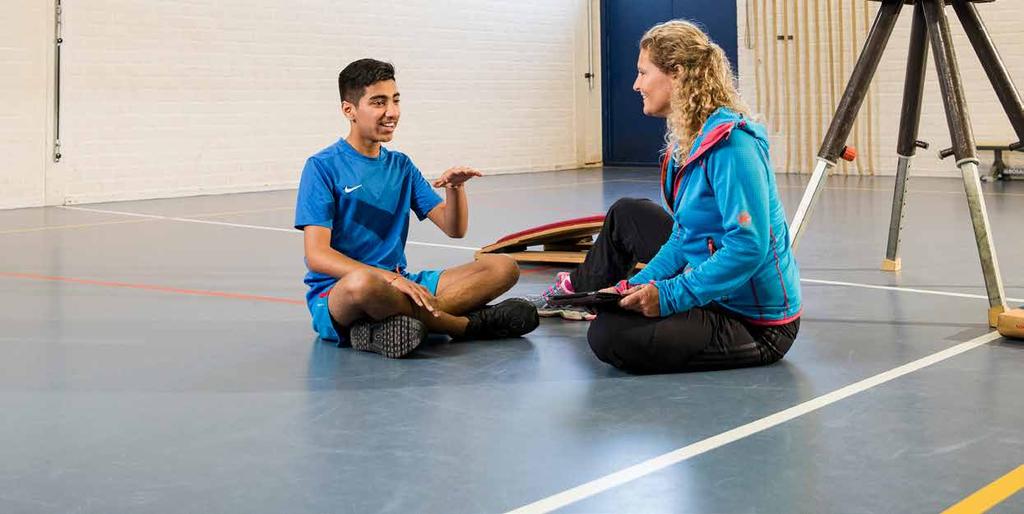 HAVO EN VWO LEEUWARDER LYCEUM Het Leeuwarder Lyceum is een fijne school met veel extra mogelijkheden. We dagen je uit om het beste uit jezelf te halen en de docenten helpen je daarbij.