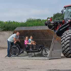 De maatvoering van de bak is gelijk aan de Cargobike Long, dus de meeste accessoires passen gewoon. Maten Shadow Steps: lengte 253cm x breedte 63cm.