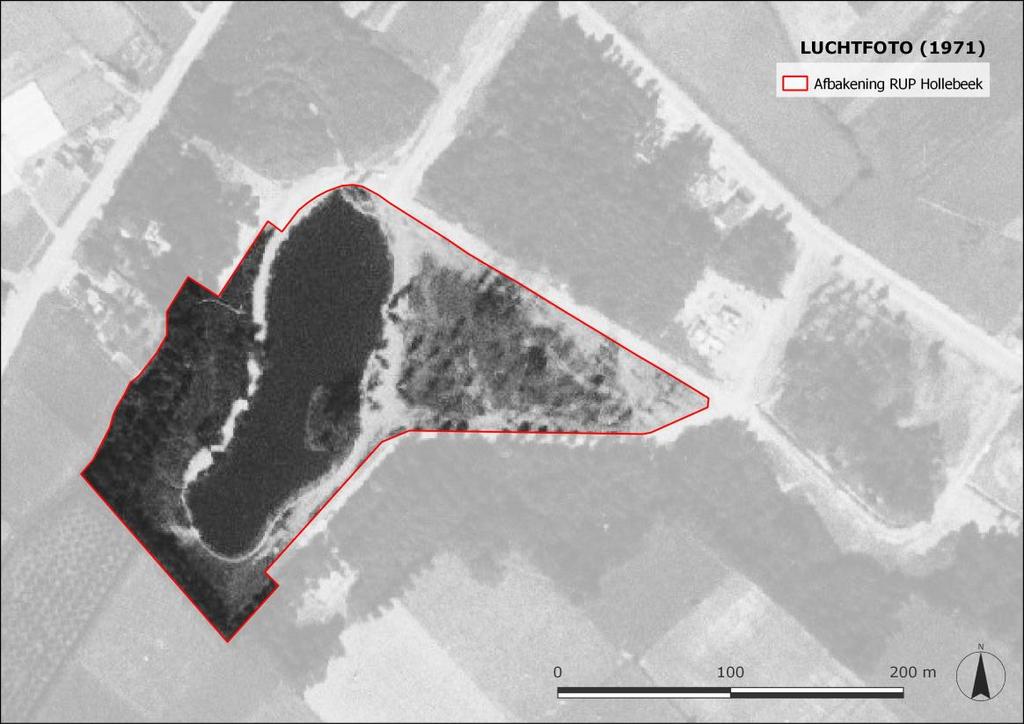 Hollebeekstraat en de straat Hollebeekpark op te hogen. We zien dan ook dat deze driehoek die vandaag bebost is in 1971 weinig of geen bebossing kent.