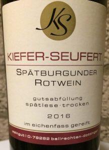 Wijn 10 Kiefer Seufert Spätburgunder 2016 Philipp Kiefer Weingut Kiefer-Seufert Geen stemmen In de geur rijp vers geperst, confiture-achtig fruit
