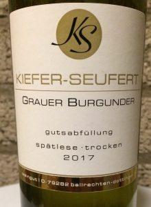 Wijn 2 Saufer Grauburgunder 2017 Philipp Kiefer Weingut Kiefer-Seufert Drie stemmen Een bescheiden neus met wat groene tonen en terroir.