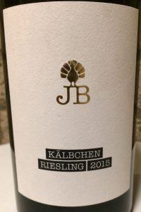 Wijn 6 Kälbchen Riesling 2015 Johannes Balzhäuser Weinblick5 Twee stemmen De wijn heeft een complexe geur met fris fruit naast rijpere tonen van tropisch fruit en