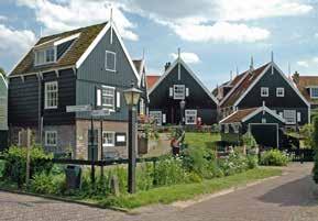 We starten onze autopuzzeltocht op het voormalige eiland Marken in de Gouwzee 1. In welk jaar werd Marken door een dijk verbonden met het vaste land? a. 1916 S b. 1942 W c. 1953 E d.