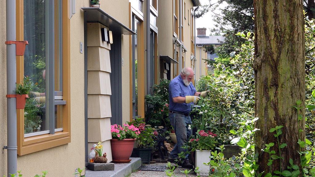 de vraag die ons fascineert Bewoners centraal SAMEN WILLEN Inbedden in een bredere context SAMENBRENGEN Gaat niet vanzelf SAMENWERKEN Annemarij