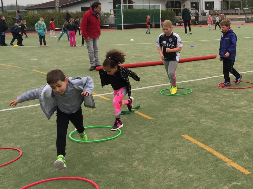 De kinderen van groep drie en vier hebben zich vermaakt bij de Groene Velden en groep vijf heeft op sportpark Panhuis actief deelgenomen aan alle onderdelen.