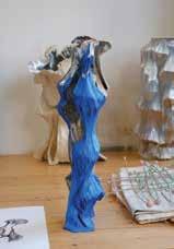 Origin of light part 6 2015 70 x 60 x 50 cm aluminium, acryl hars Iris Bouwmeester (1969) is een Nederlandse abstracte beeldhouwer die opvalt door haar onderzoekende houding en een eigenzinnig