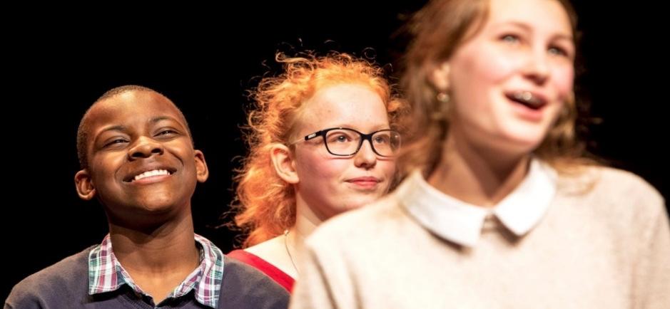 Voorwoord De amsterdamse jeugdtejaterschool is al sinds 1990 toonaangevend op het gebied van hoogwaardige theaterlessen aan kinderen en jongeren.