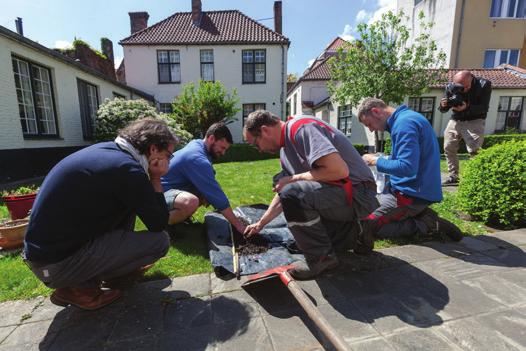 Anderzijds bleek dat de bodem gedurende een lange periode, waarschijnlijk eeuwen, in gebruik is geweest voor tuinbouw.