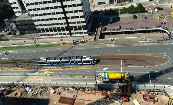 Het naastgelegen viaduct heeft om uitvoeringstechnische redenen ook teveel vervorming ondergaan, waarna preventief vijzels 4 zijn