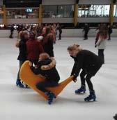 klassenleraar. Dit oudercontact vindt plaats tussen 11 en 12 uur in de voormiddag en tussen 15 en 18 uur in de namiddag, telkens in de sportzaal.