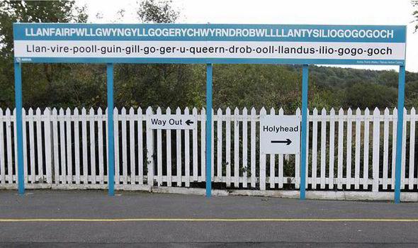 47 Op naar Wales A. Hoeveel letters heeft de plaatsnaam Llanfairpwllgwyngyllgogerychwyrndrobwllllantysiliogogogoch?