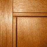 (9 x 65 x 2200 mm) Multiplex/eik 18 mm (B: 165-250 - 400 mm) Deurlijsten D07 (12 x 70 x 2200 mm) Zijkant van de deurkast De deurkasten zijn op de zijkant (kant slot/scharnier)
