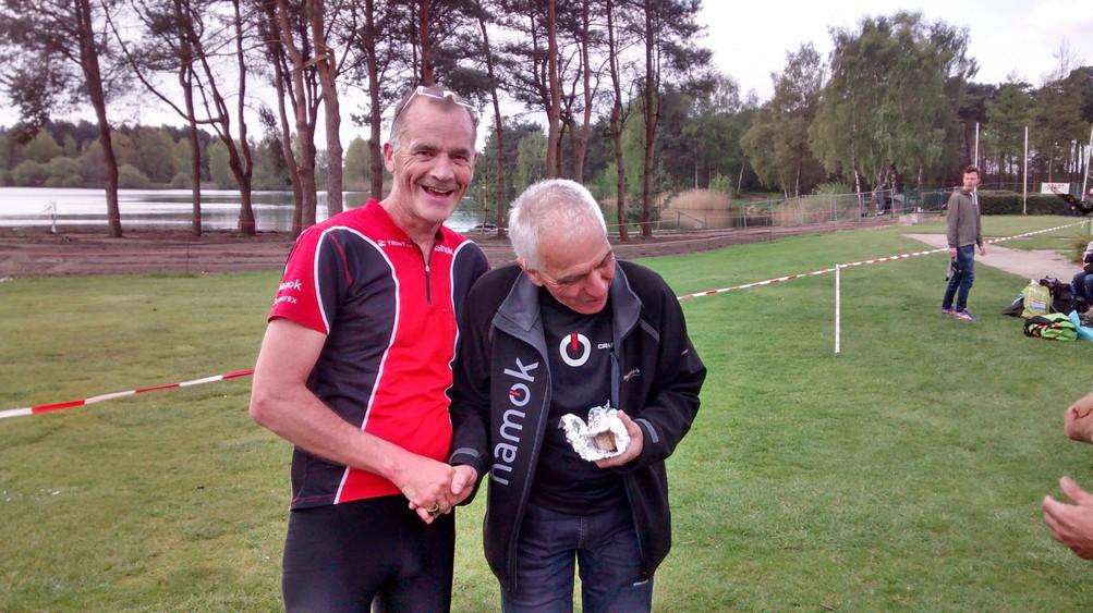 Tussen Berm en Toog De hamokgebeurtenis van de voorbije weken was natuurlijk het Tiomilaweekend in het Zweedse Eksjö. Twee hamokteams gingen er zich meten met de allerbeste wereldteams.