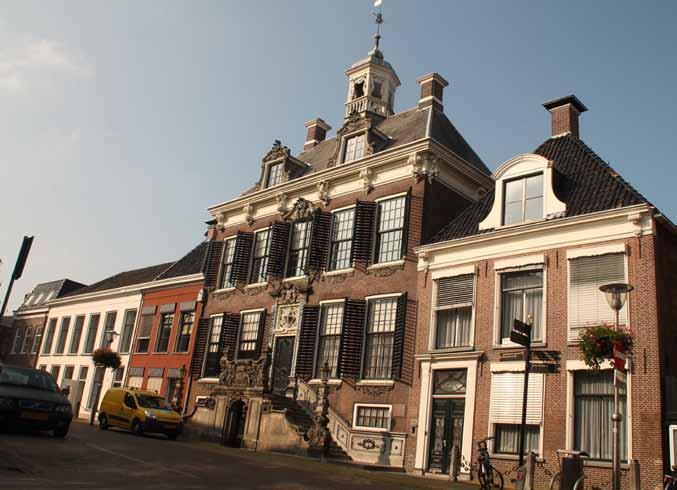 De veranderende rol van de gemeenteraad Vanaf de start van de gemeente Súdwest-Fryslân wordt er binnen de raad gesproken over de veranderende rol van de gemeenteraad, en dan met name om de