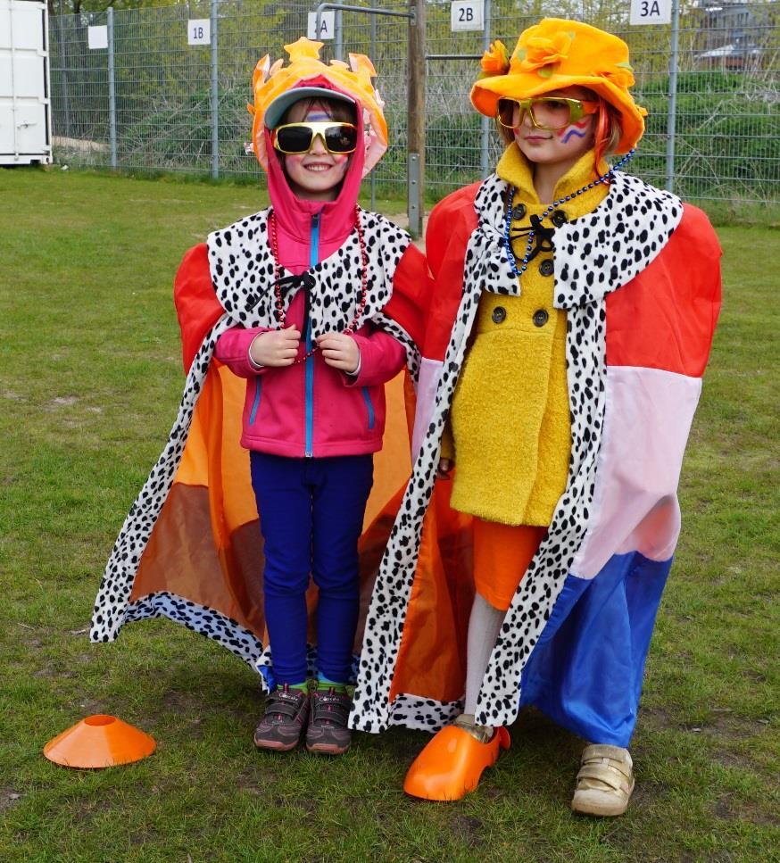 5.4. Inschrijving en uitschrijving Om een kind aan te melden voor het onderwijs dient het aanmeldformulier ingevuld te worden, dit kunt u downloaden op www.stichtingnohb.